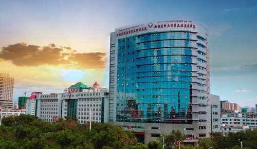 新疆医科大学第五附属医院吸脂多少钱？网友亲身经历展示！